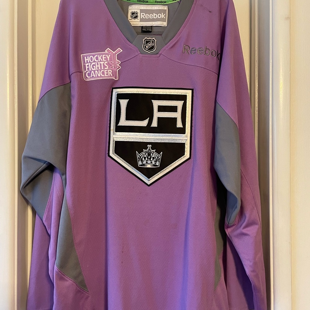 Womens XXL Los Angeles Kings jersey. Hockey fights cancer. Bailey #72. Like New